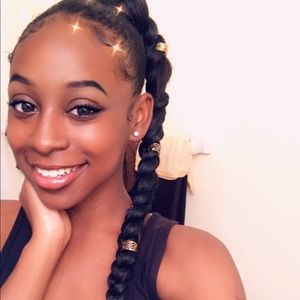 Meet your Posher, Alexis